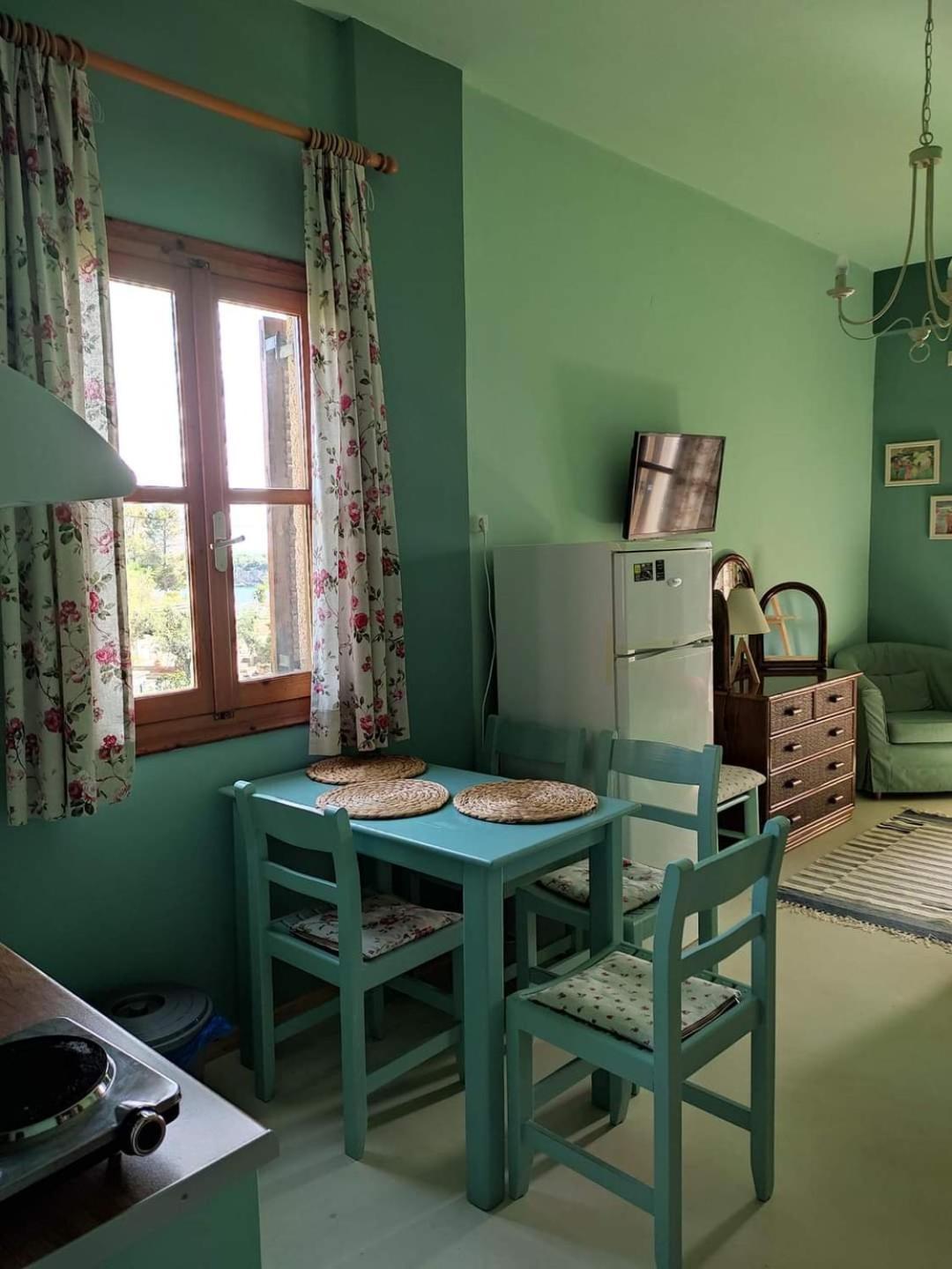 Iliolithos Rooms Кардамили Екстериор снимка